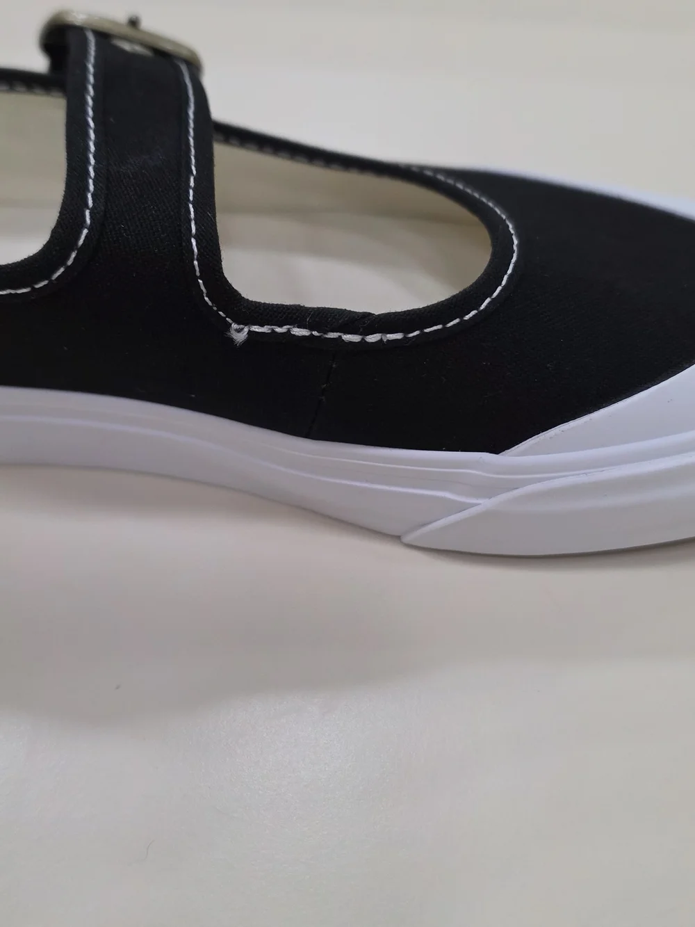 Vans Mary Jane Canvas shoes in the classic Black / True White colorway, 8, NWOB